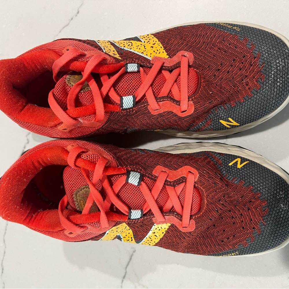 New Balance MENS TRAIL RUNNING SZ 8